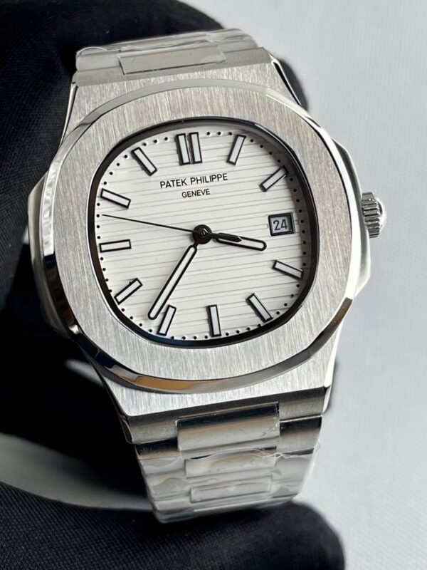 Patek Philippe Nautilus – Mirror Original